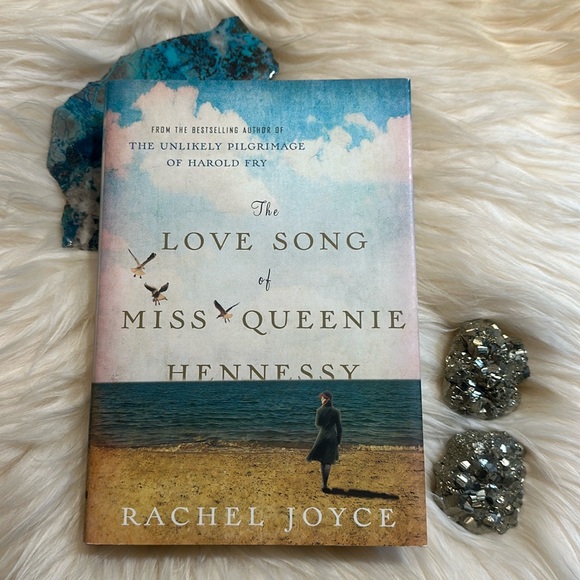 The love song of Miss Queenie Hennessey. Hardback - Picture 1 of 5